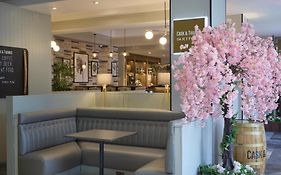 Doubletree By Hilton Dartford Bridge
